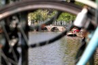 L'aspetto che pi� colpisce visitando Amsterdam sono i ponti e le biciclette.
Foto scattata a 1/400 
f/5.6
60 mm
ISO 100