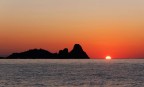 Faraglioni di Aci Trezza all'Alba Faraglioni di Aci Trezza all'Alba