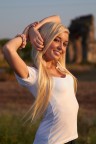 golden hours, golden hairs, golden face! golden hours, golden hairs, golden face!