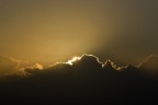 Sorge il sole tra le nuvole Sorge il sole tra le nuvole