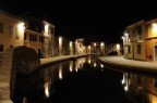 Comacchio ripreso di notte.
ISO:400
F/11
8 sec.
23mm

la versione originale della versione HDR: http://www.photo4u.it/viewcomment.php?pic_id=553546