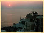 Oia (Santorini) ..dicono sia il pi� bel tramonto del mondo..