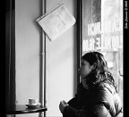 Sola al bar Sola al bar