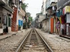 il treno ferma ad ogni stazione .... anzi ... ad ogni porton il treno ferma ad ogni stazione .... anzi ... ad ogni porton