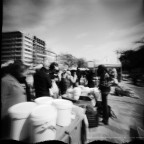 NEAPOLIS � un lavoro avviato molto tempo f� ed in continua evoluzione.
Stenopeika � una serie di scatti realizzati con un foro stenopeiko e pellicola Kodak T-Max 400.
Questa parte del lavoro � un Reportage effettuato senza ausilio di cavalletto in un mercatino ecologico allestito nella Villa Comunale di Napoli.