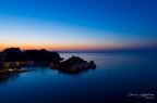 Due delle foto scattate ieri mattina all'alba con vista sull'Isola Bella.
Purtroppo questa non � la stagione adatta per fotografare le albe, dato l'alto tasso di umidit� che crea foschia e ammazza i colori.
Pazienza.
C&C sempre bene accetti