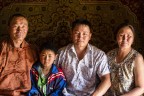 Mongolia interrno di una tenda Mongolia interrno di una tenda