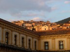 Il paese dietro Il paese dietro
