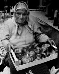 Vendtrice di funghi. Vendtrice di funghi.