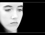 . . . uno sguardo quasi sfuggente . . . . . . . uno sguardo quasi sfuggente . . . .