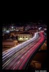 luci del traffico notturno sulla Strada Sopraelevata A. Moro di Genova