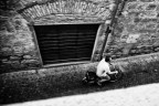 orvieto: una bicicletta, unico suono orvieto: una bicicletta, unico suono