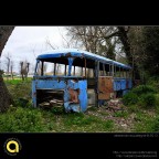 Abbandonati lungo i nostri fiumi possiamo trovare ogni genere di rifiuti, ma scoprire addirittura un autobus� sembrava impossibile!