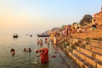 Risveglio sulle rive del Gange (2) - Varanasi Risveglio sulle rive del Gange (2) - Varanasi