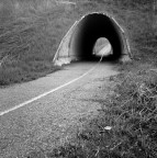 Hasselblad 500 c/m 
Distagon 50 
Kodak Tmax400. 
HC110 - 5 minuti a 24�C