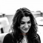 Salve,
avevo questo scatto a colori che vorrei stampare, la foto e' lievemente mossa e una luce ambiente terribile, in BW migliora e si riesce un po' a mascherare i tanti difetti, che ne dite, forse centrare il soggetto o lasciare come sta?

Grazie