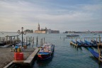 Prime luci della mattina Venezia si prepara
Scattata da dove passano tutti, almeno una volta.

critiche ben accette