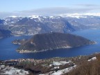 monteisola fotografata sulle montagne del lago d' iseo