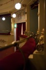 assistendo ad una cerimonia in un piccolo teatro, prova di foto all'ambiente circostante. noto un certo rumore, che non trovo poi cos� giustificato dagli ISO utilizzati. Consigli per situazioni come queste?