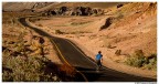 Skateboard - downhill nella Death Valley Skateboard - downhill nella Death Valley