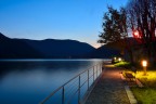 Vialetto sul lago Vialetto sul lago