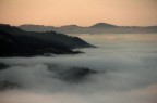 Montagne tra la nebbia Montagne tra la nebbia