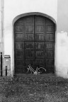 Mantova - 2014  Mi trovavo in visita in questa piccola cittadina fino a quando non ho notato questa bicicletta parcheggiata davanti al ...da li il titolo ...visto che � stata praticamente smontata