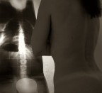 ...guardando nella parte pi� profonda di me stessa. Dopo la meditazione, io posso vederci chiaro. Ora so che cosa devo fare....

Grazie al mio radiologo;-))

Toned in PS with Quadtones. Autoritratto.