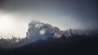 paese avvolto nella nebbia paese avvolto nella nebbia