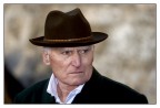 Uno Sguardo Sotto Il cappello Uno Sguardo Sotto Il cappello