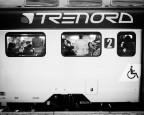 Progetto fotografico personale. Fotografia con smartphone, che descrive alcune sfaccettature del "pendolarismo" nel tragitto giornaliero tra casa e lavoro. Ferrovie e metropolitana, e una visuale personale dall'interno di ogni singolo viaggio.

Scattato con Samsung Galaxy S2plus - Editing diretto sulla device con l'App PS Express.