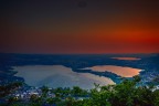 L'ultima luce sui Laghi