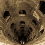 Fujifilm X-E2S + FUJINON 18-55 1:2.8-4 
f/2.8
1/40 sec. 
ISO 800 
18 mm