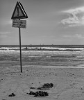 Attenzione mare pericoloso Attenzione mare pericoloso