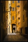 vicolo giallo