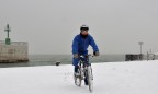 Ciclista sulla neve