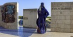 Monumento al divo del film muto Valentino Monumento al divo del film muto Valentino