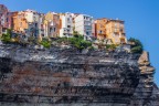 La città sembra volersi tuffare La città sembra volersi tuffare
