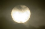 Il Sole fà capolino tra le nuvole Il Sole fà capolino tra le nuvole