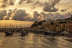 prime luci a Procida prime luci a Procida