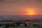 Da San Gimignano....Il sorgere del Sole.. Da San Gimignano....Il sorgere del Sole..