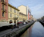 Milano: il naviglio. Milano: il naviglio.