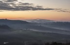 All'alba tra le colline toscane..