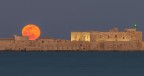 La Luna piena e il Castello Maniace