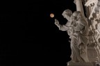 Duomo di sr,statua di S.Paolo, che giuoca con la luna