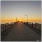 Sul pontile al calar del sole..