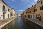 Percorrendo il canale di Comacchio..