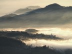 Luce tra le nebbie Luce tra le nebbie