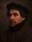 Un amico ha posato per me, si � fidato a farsi ritrarre come un autoritratto di Rembrandt ,dopo un p� di ripasso sulle opere , questo � il risultato migliore , lui contento io sempre un p� critico.
