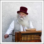 Dopo 17 anni di B/N, propongo a colori questo scatto fatto in Croazia, a Buzet, nel settembre del 2008.